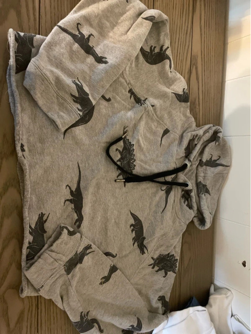 Cropped Dino sweatshirt